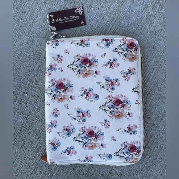 Matilda Jane Clothing On The Go Tech Organizer NWT New Planner - Picture 1 of 4